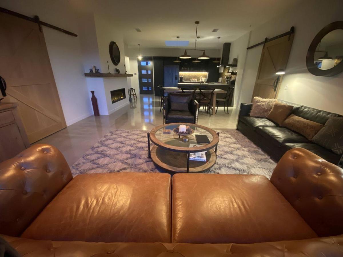 Black Stilt Retreat, Stunning Luxury Property Twizel Eksteriør billede